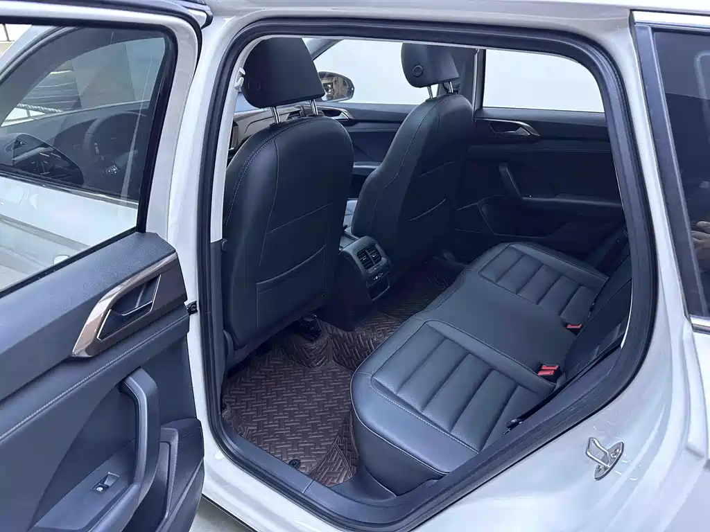 Volkswagen Tharu — миниатюра 10