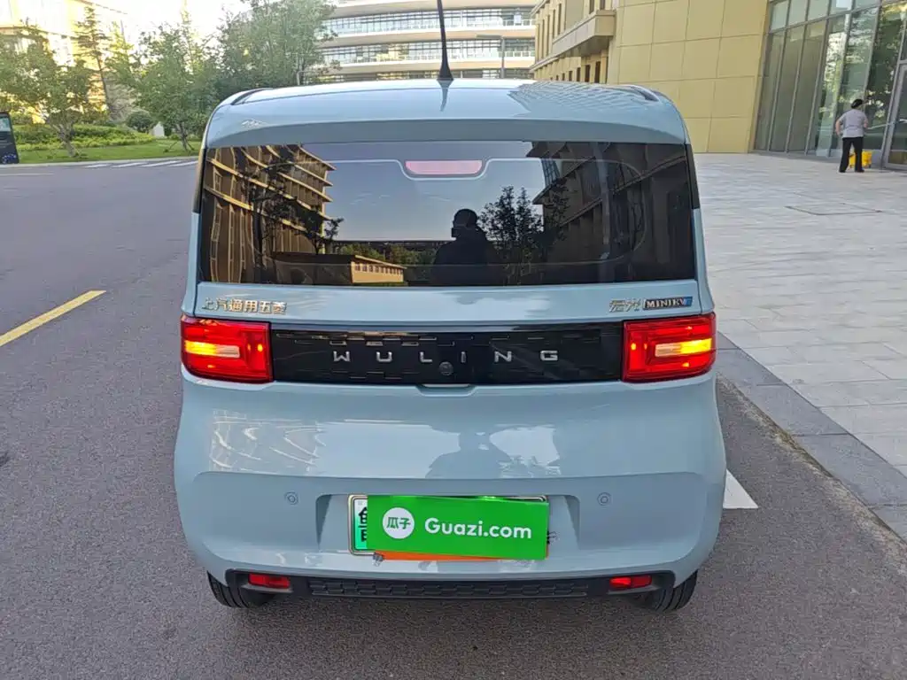 Wuling MINIEV — миниатюра 6