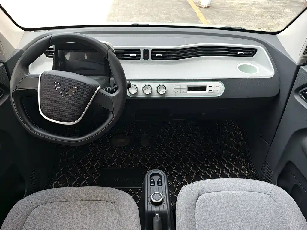 Wuling MINIEV — миниатюра 8
