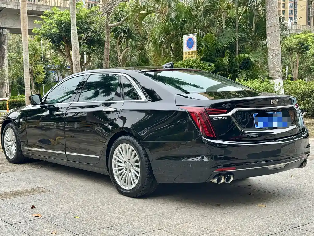 CADILLAC CT6