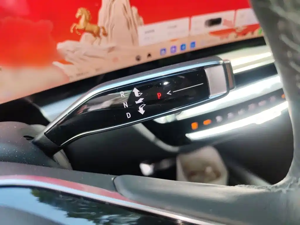 Cadillac Lyriq — миниатюра 7
