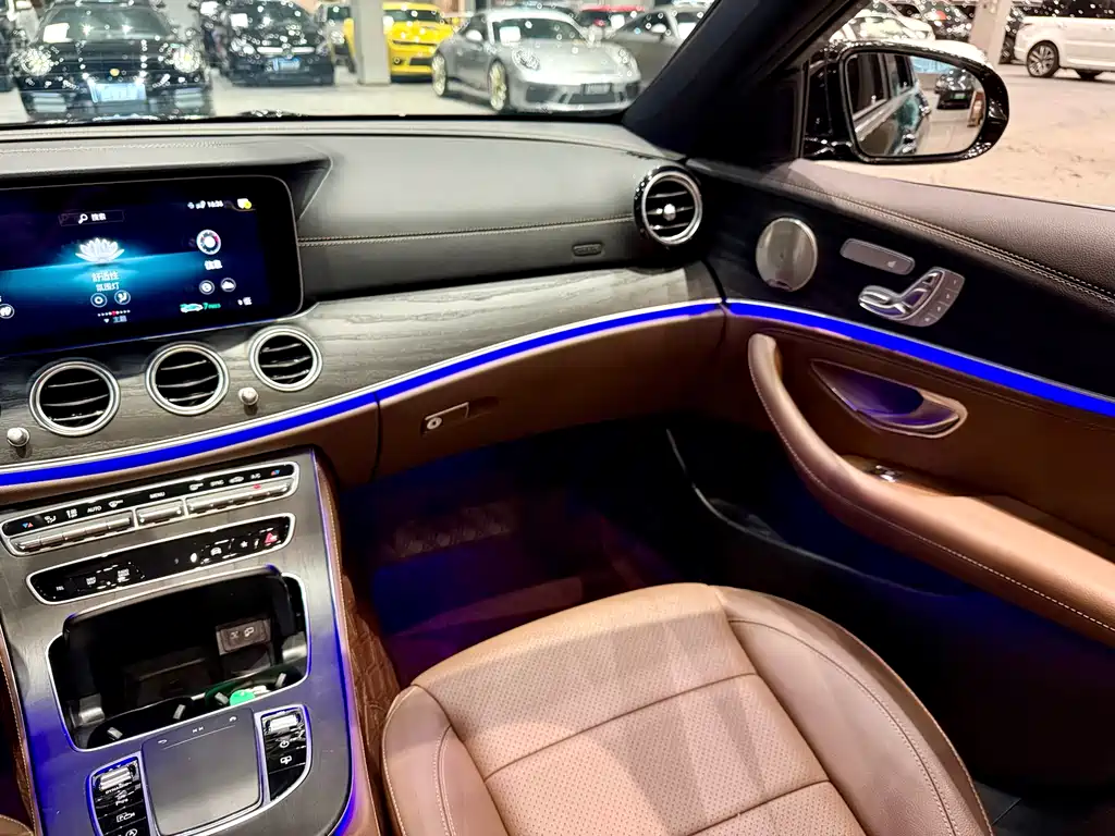 MERCEDES-BENZ E CLASS