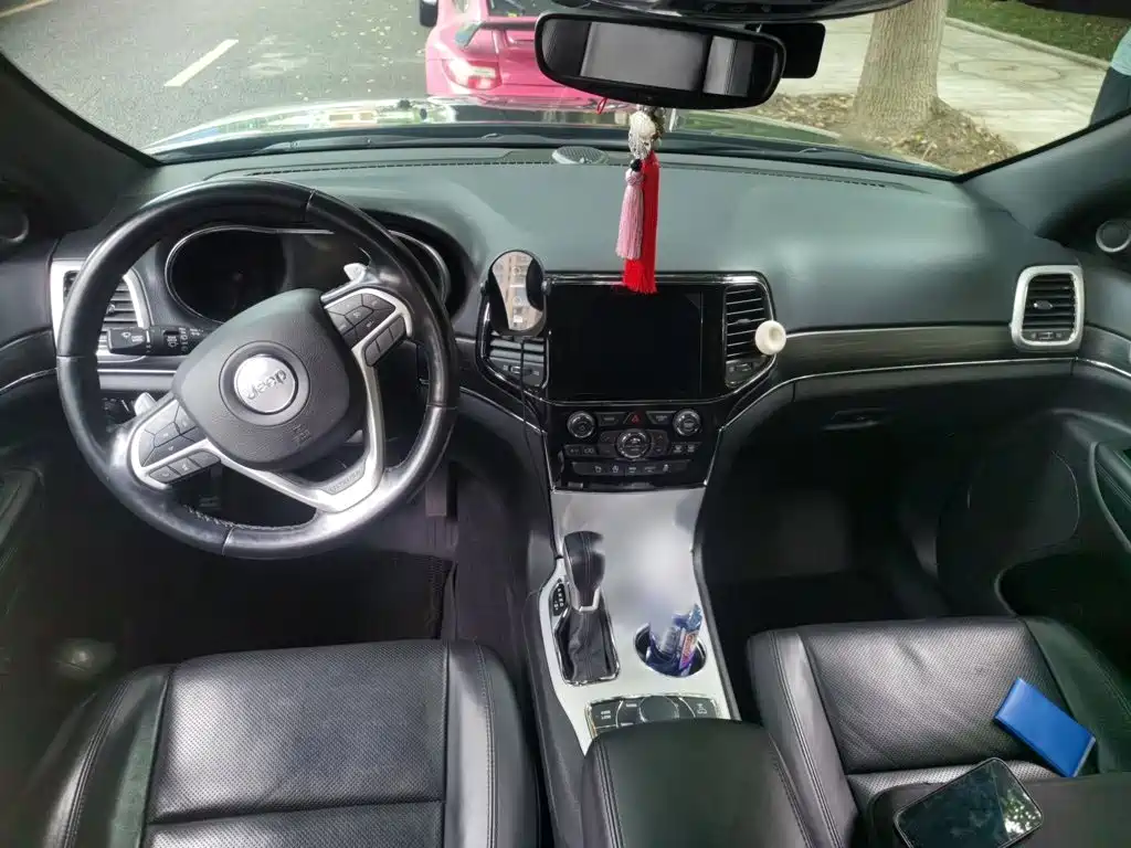 Jeep Grand Cherokee (Import) — миниатюра 13