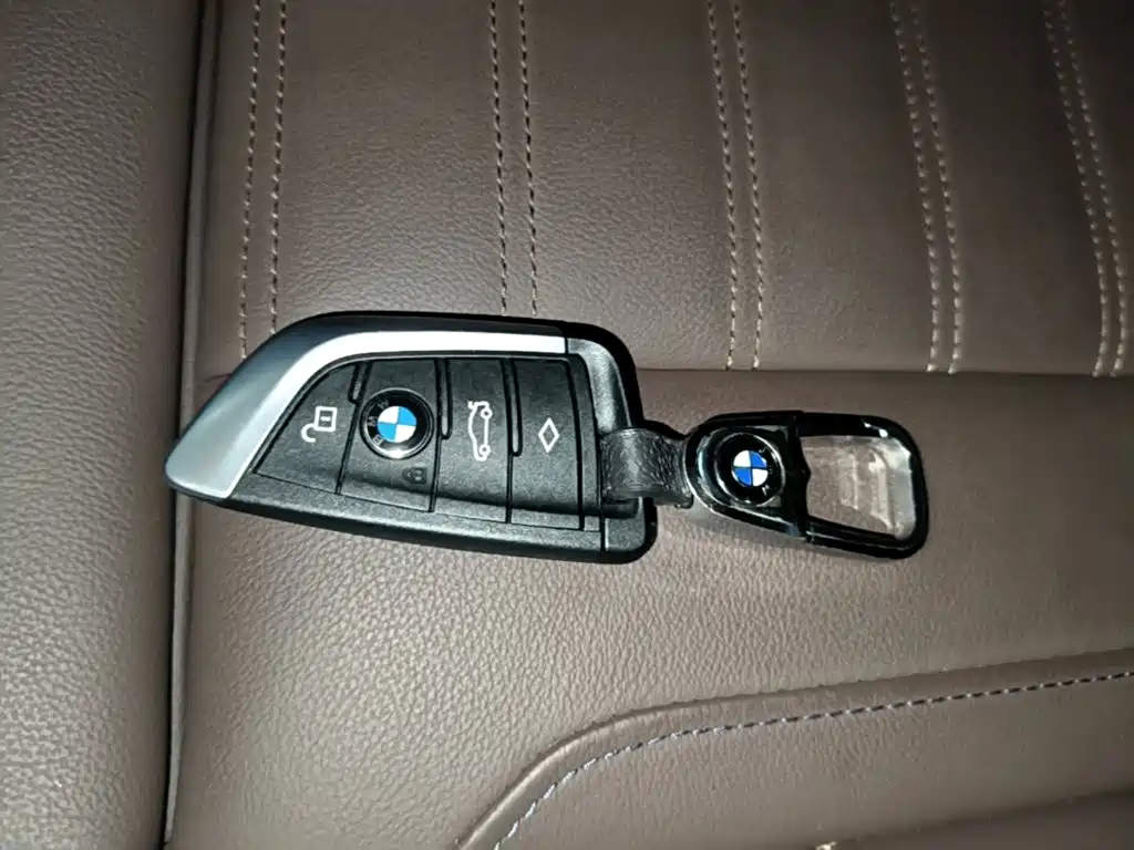 BMW iX3 — миниатюра 9
