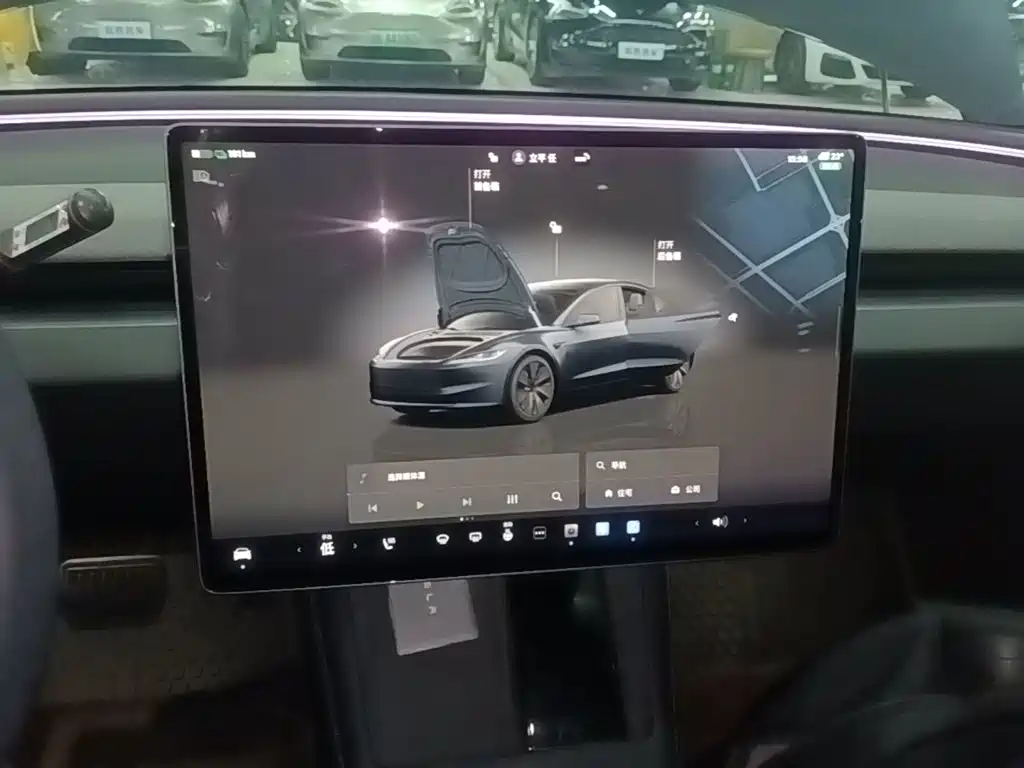 Tesla Model 3 — миниатюра 13