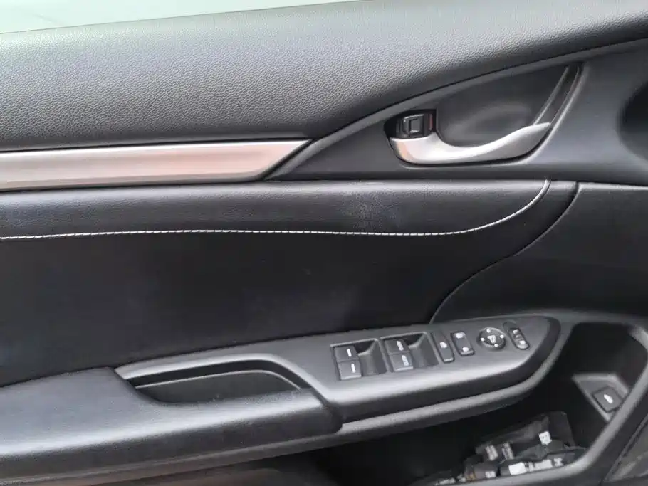 Honda Civic — миниатюра 7