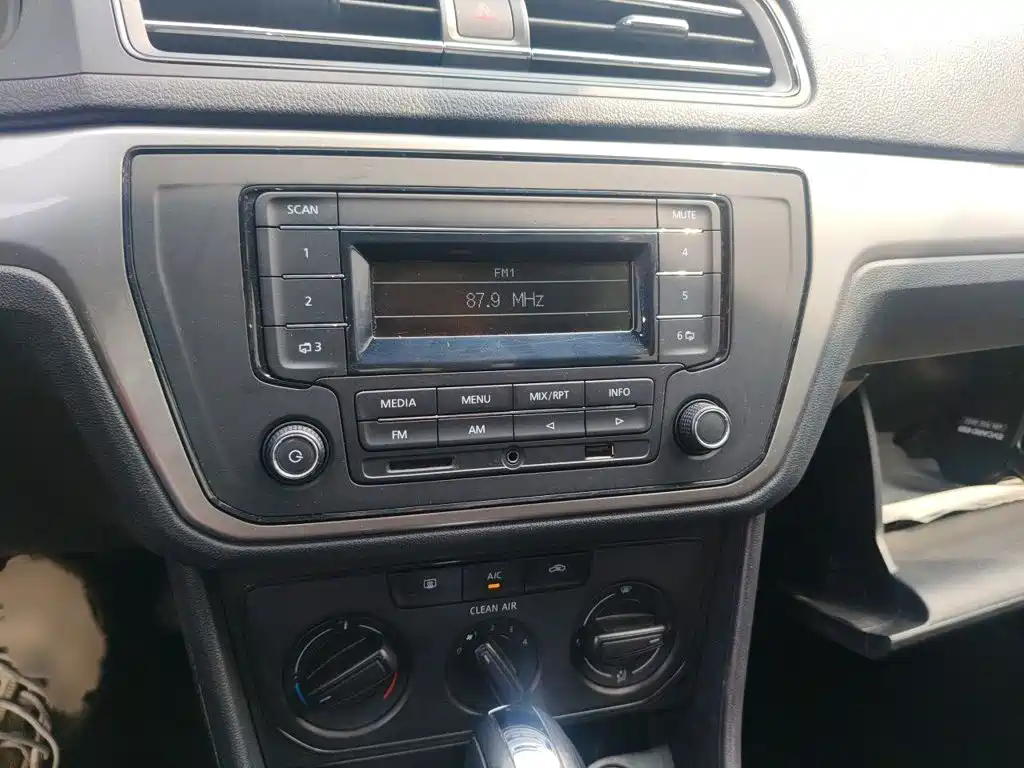 Volkswagen Lavida — миниатюра 6