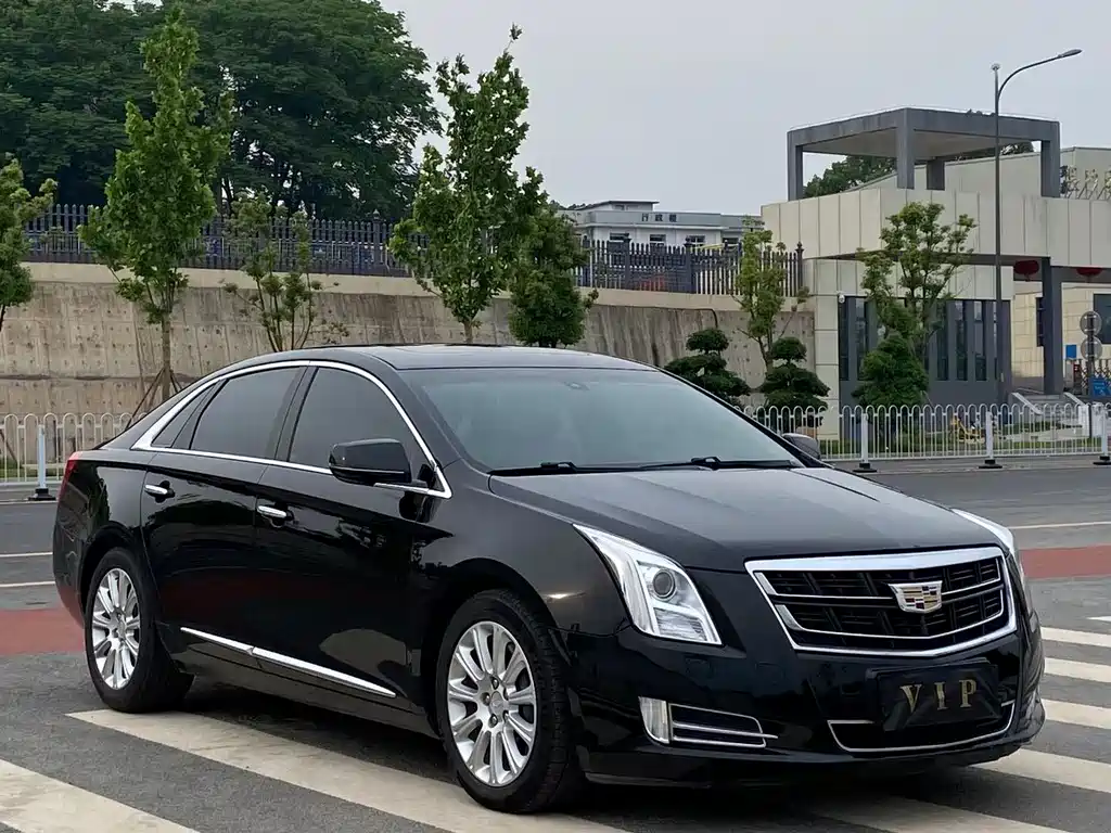 CADILLAC XTS