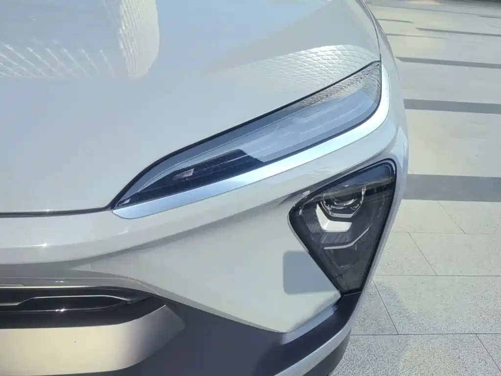 NIO ES6 — миниатюра 24