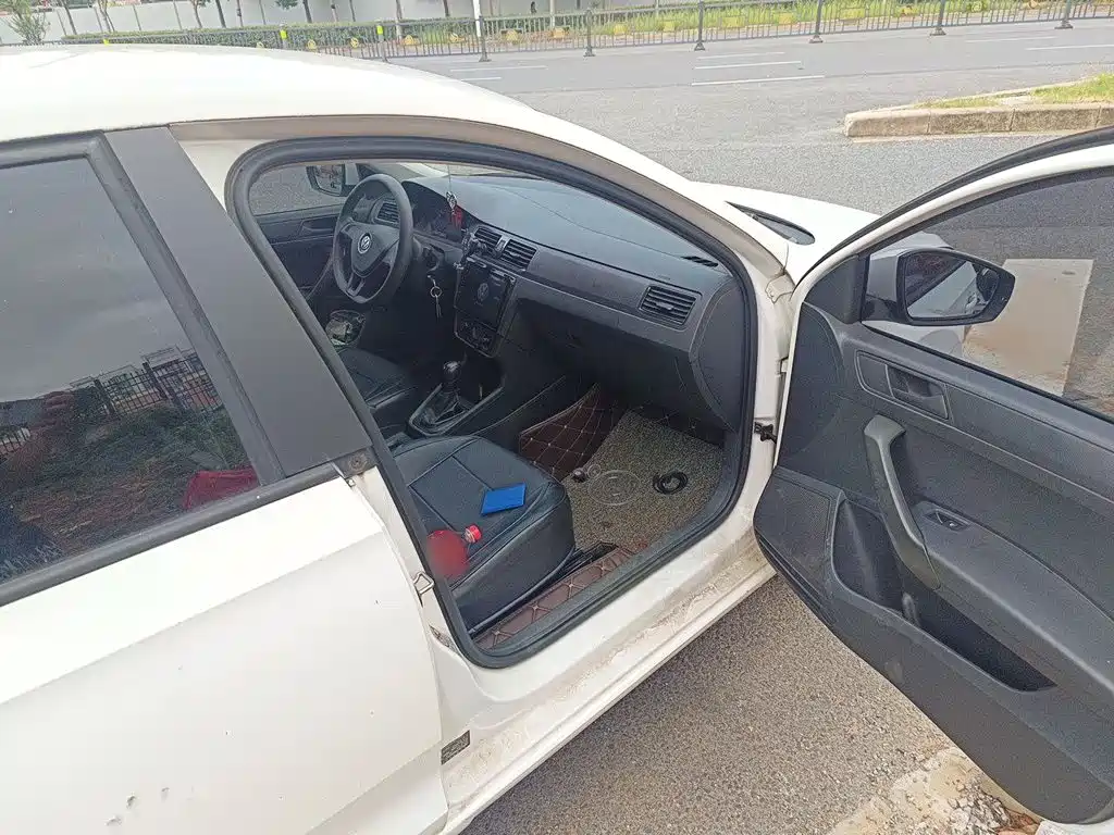 Volkswagen Santana — миниатюра 18
