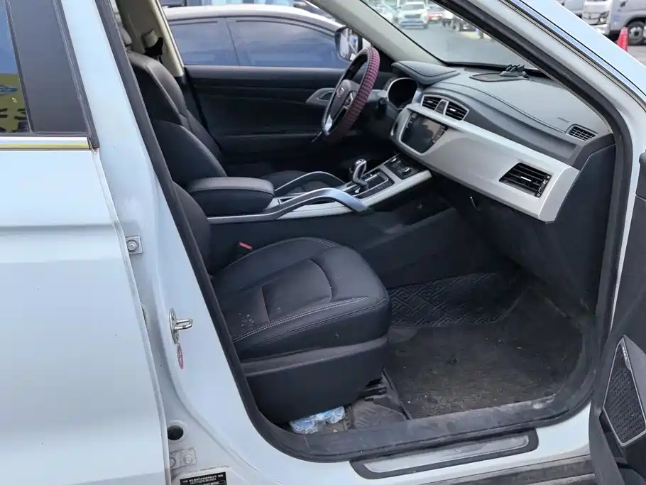 Geely Boyue — миниатюра 8