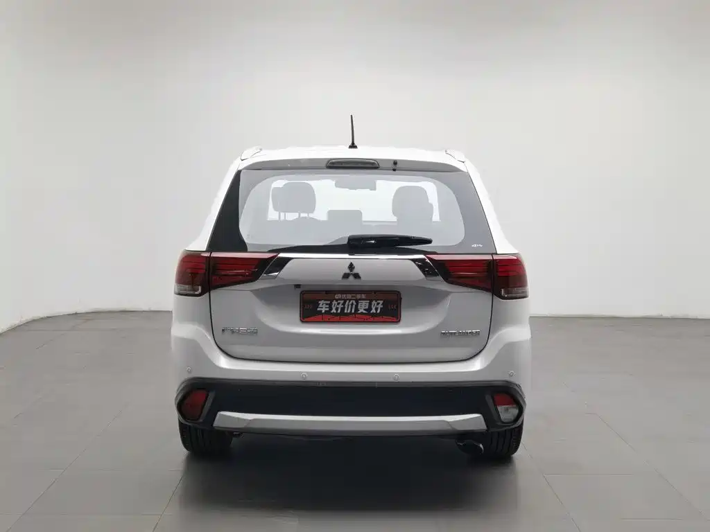 Mitsubishi Outlander — миниатюра 4