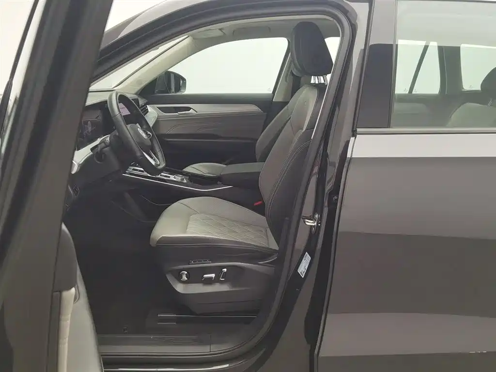 Volkswagen Tavendor 2023 380TSI R-Line