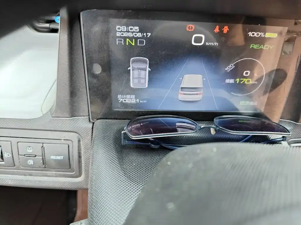 Wuling MINIEV — миниатюра 5