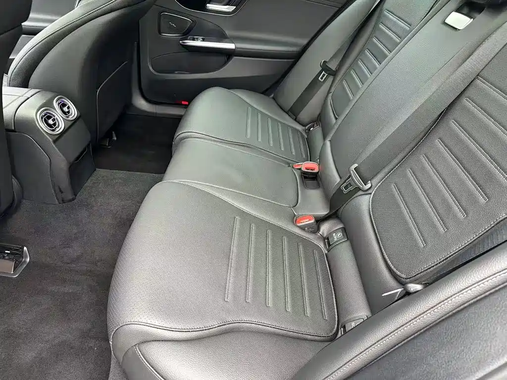 Mercedes-Benz C-Class — миниатюра 18