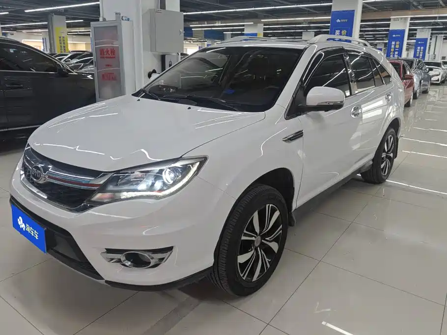 BYD S7