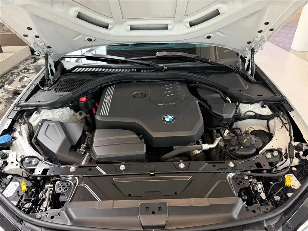 BMW  3 SERIES