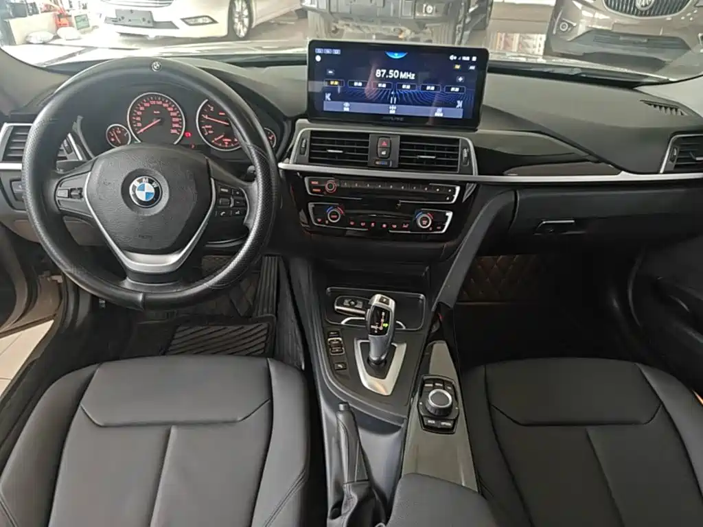 BMW 3 Series — миниатюра 10