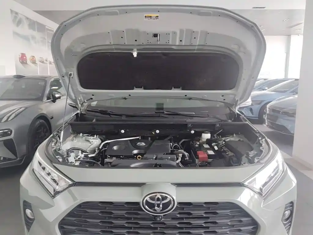 Toyota RAV4 — миниатюра 11