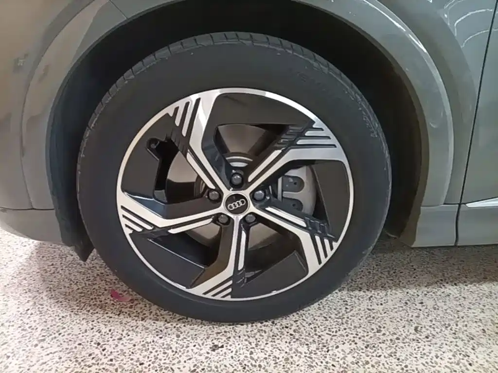 Audi Q4 e-tron — миниатюра 23