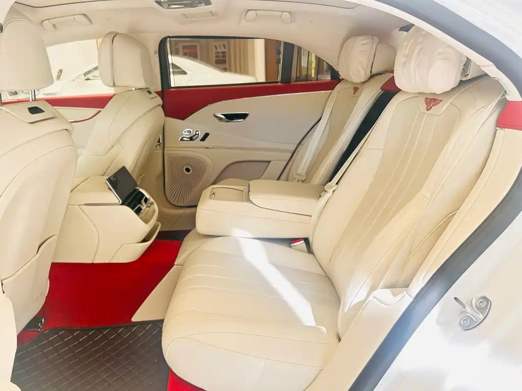 Bentley Flying Spur PHEV — миниатюра 4