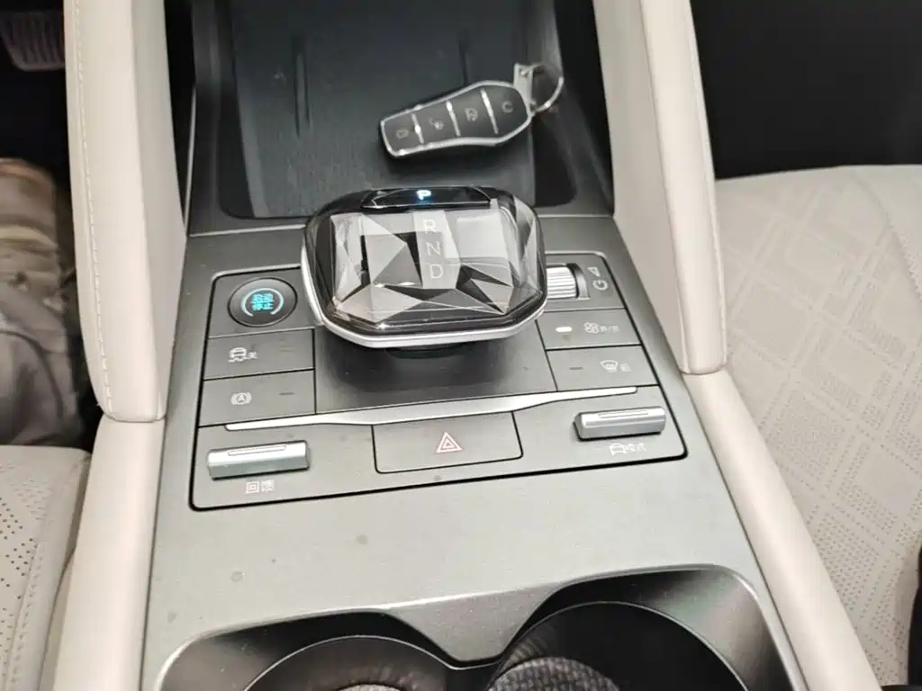 BYD Yuan UP — миниатюра 14