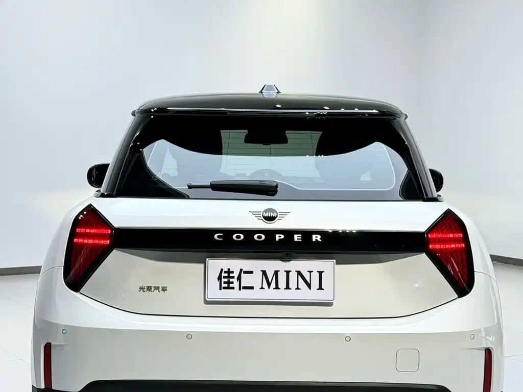 MINI MINI COOPER EV — миниатюра 4