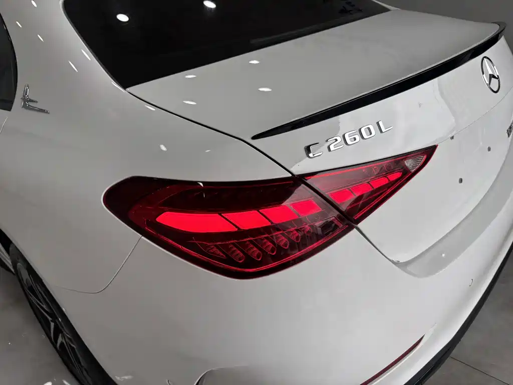 Mercedes-Benz C-Class — миниатюра 10