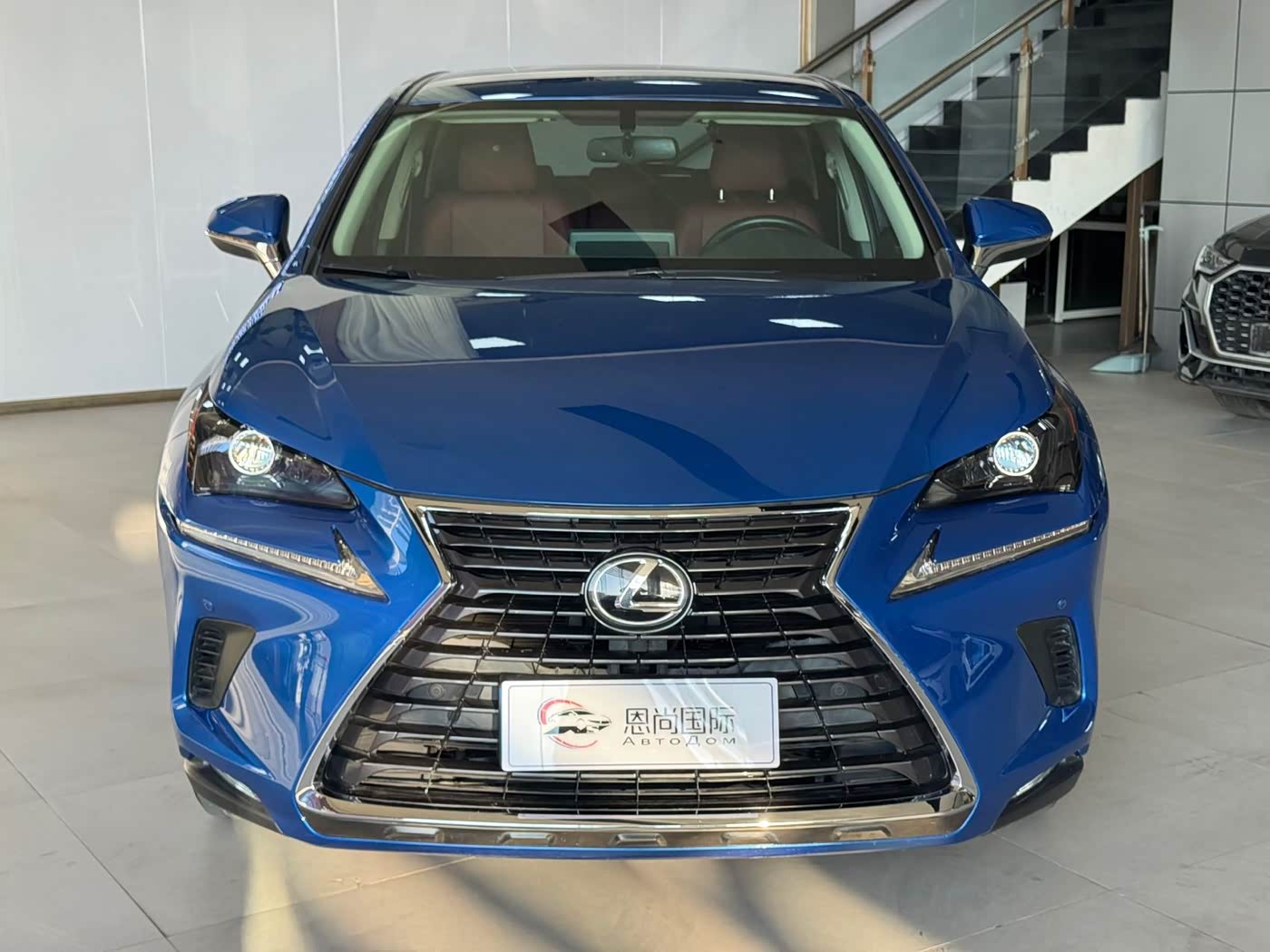 Lexus NX 2.0 л 2021 г. Голубой, пробег 40000 км