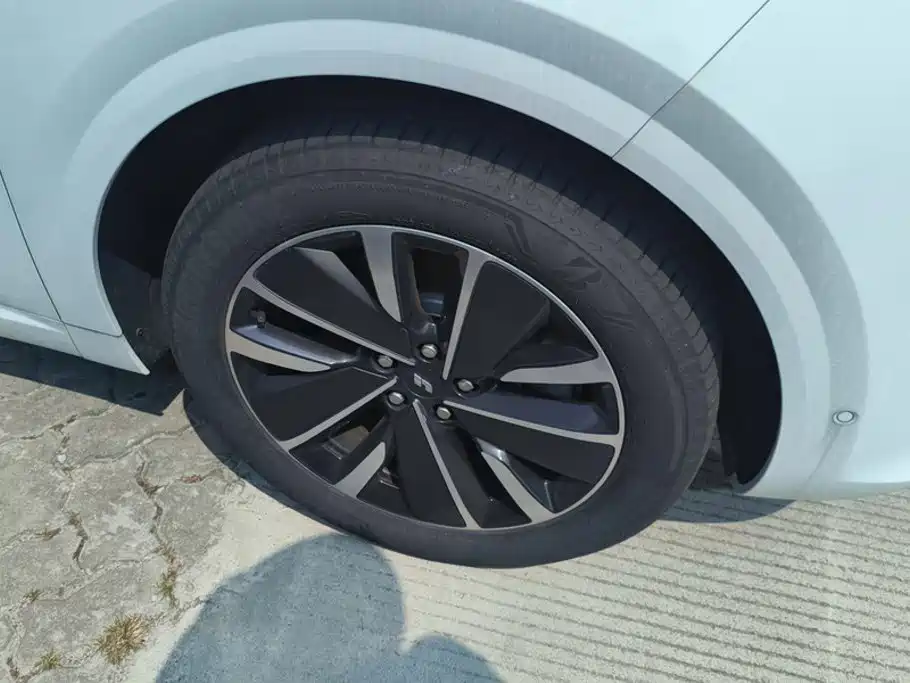 Li Auto Li L6 — миниатюра 6