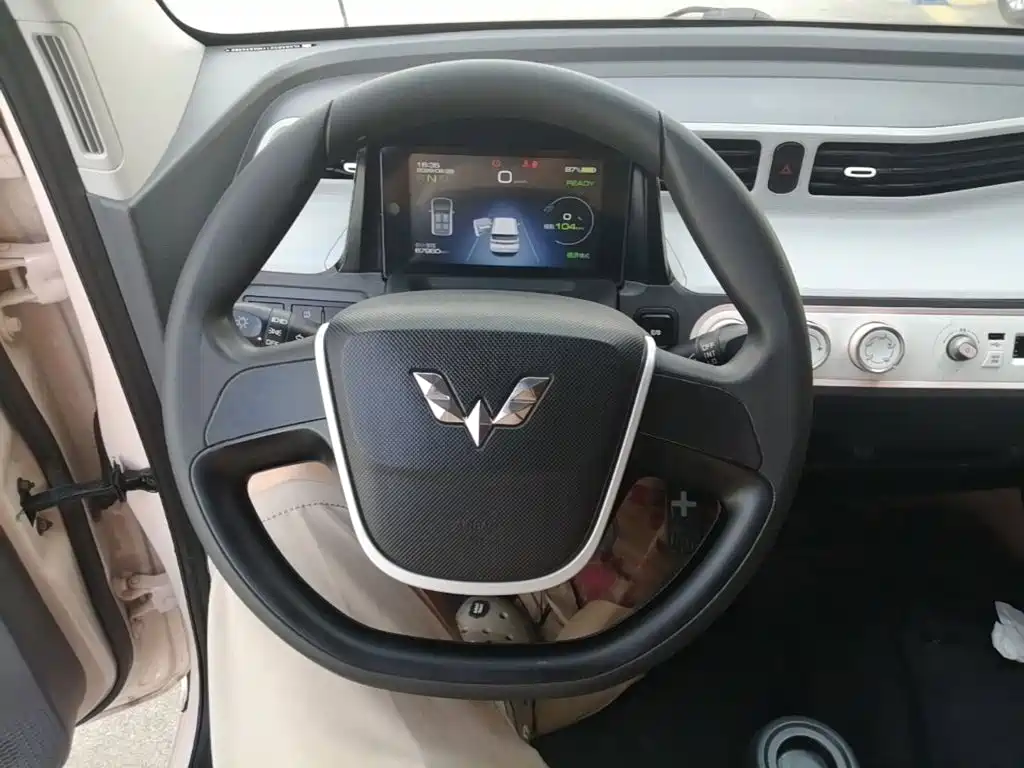 Wuling MINIEV — миниатюра 11
