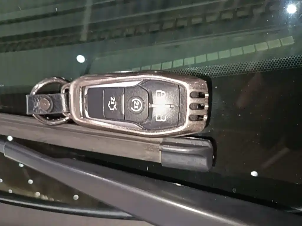 Ford Explorer (Import) — миниатюра 9