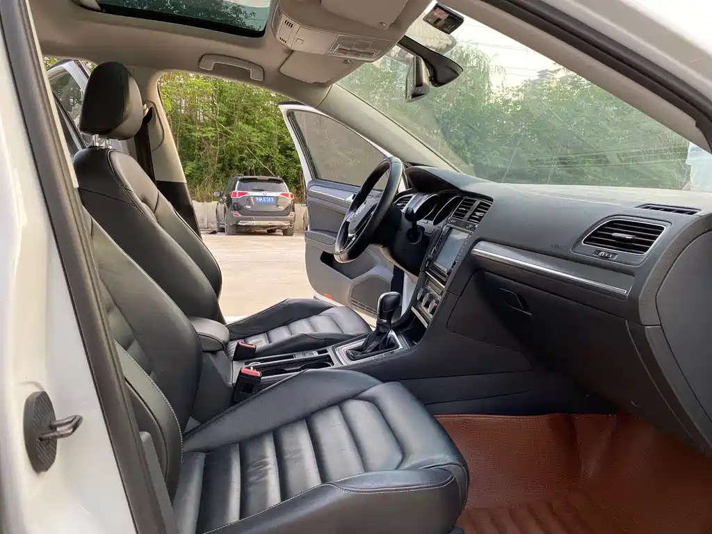 Volkswagen Golf — миниатюра 6