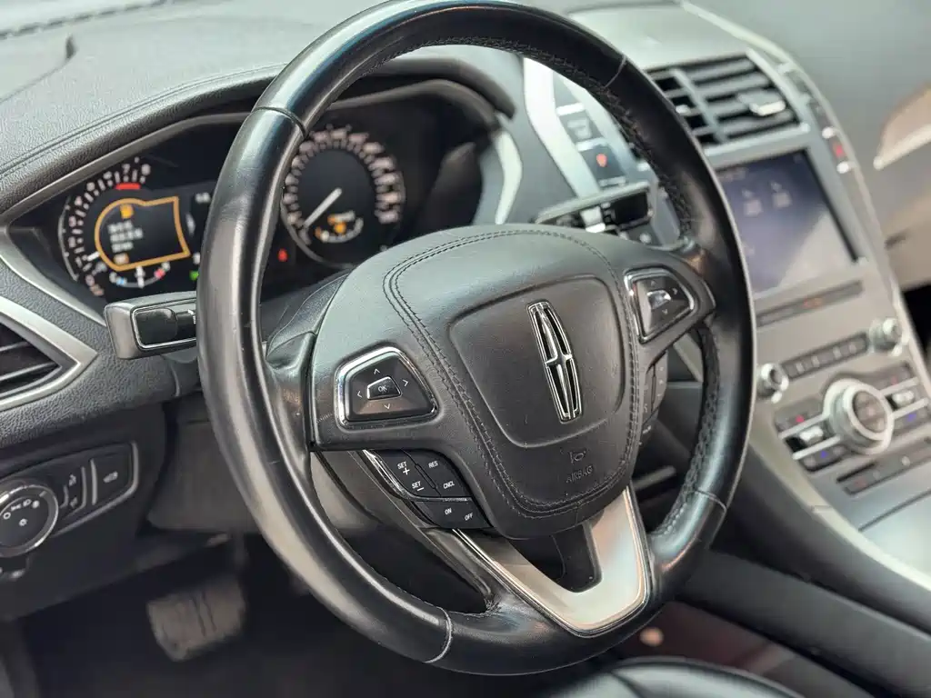 Lincoln MKZ — миниатюра 7