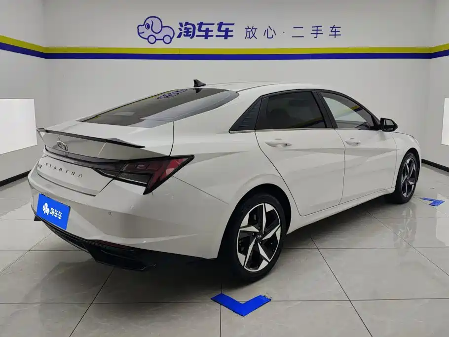 Hyundai Elantra — миниатюра 3