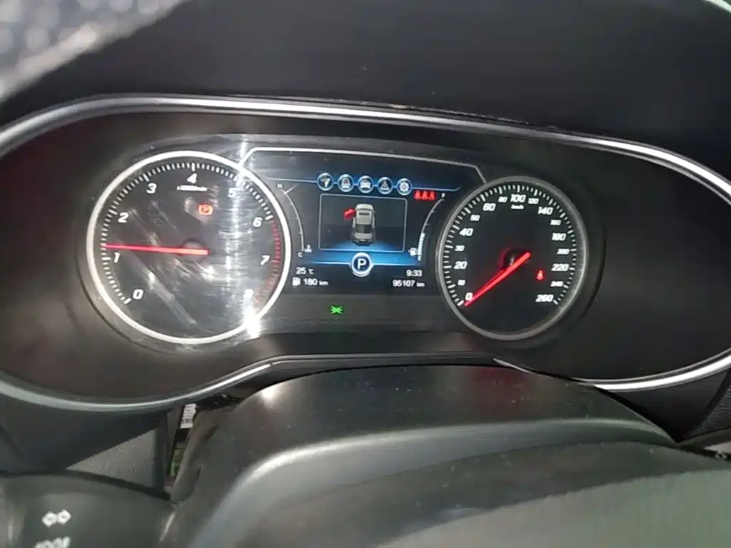 Hongqi Hongqi H5 — миниатюра 12