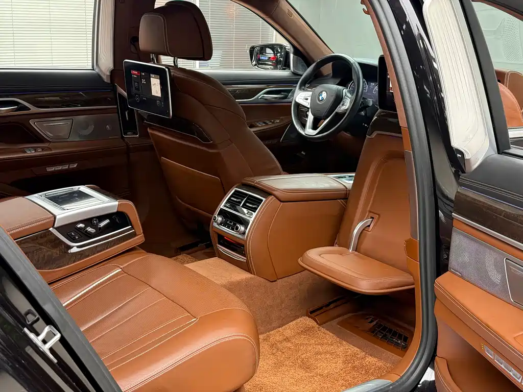 BMW 7 Series 7 2018 740Li xDrive Premium M Sport