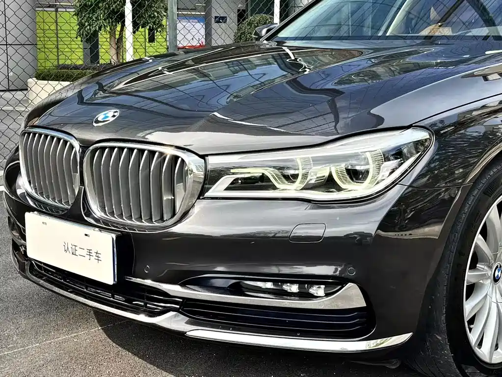 BMW 7 SERIES