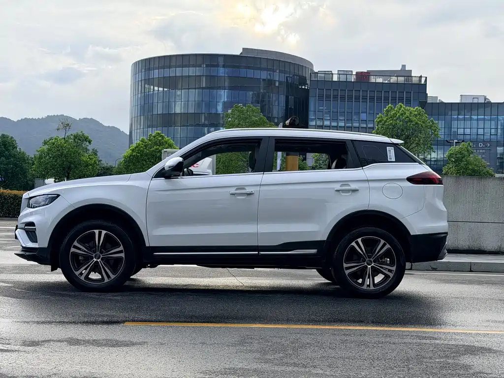 Geely Boyue — миниатюра 6