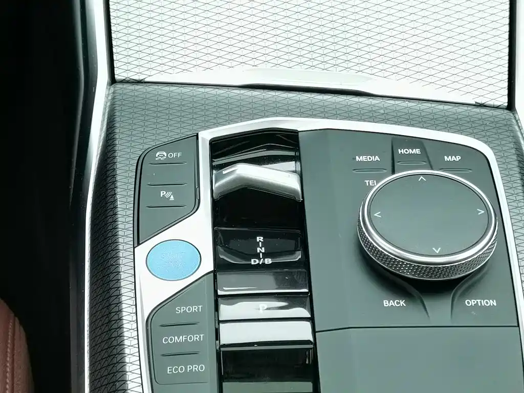 BMW i3 — миниатюра 13