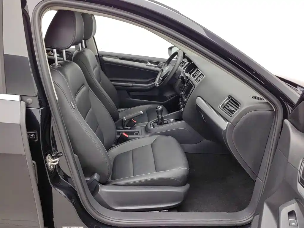 Volkswagen Sagitar — миниатюра 23
