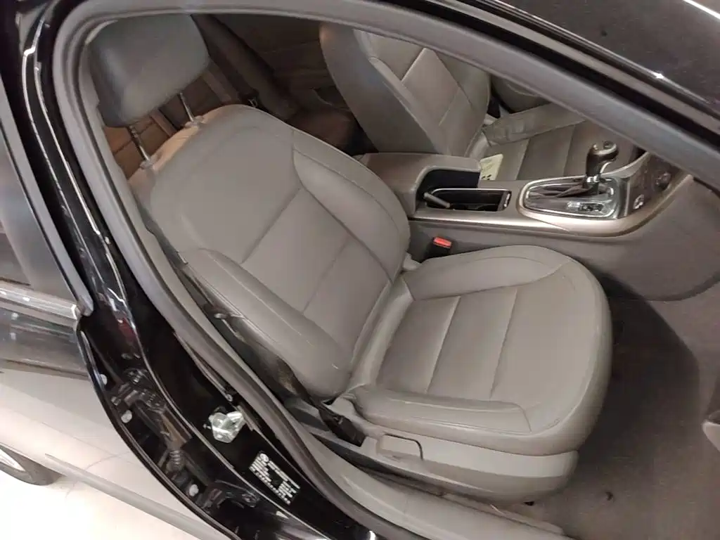 Chevrolet Malibu — миниатюра 25