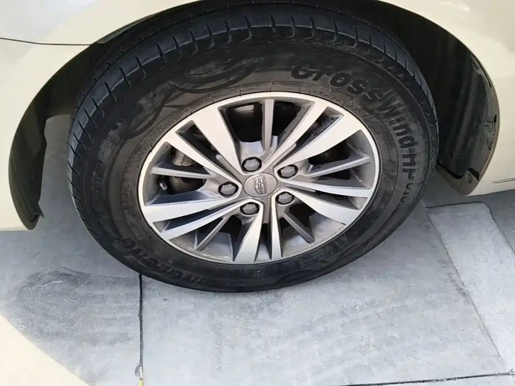 Geely Emgrand — миниатюра 21