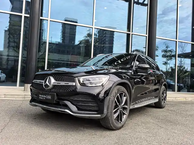 MERCEDES-BENZ GLC
