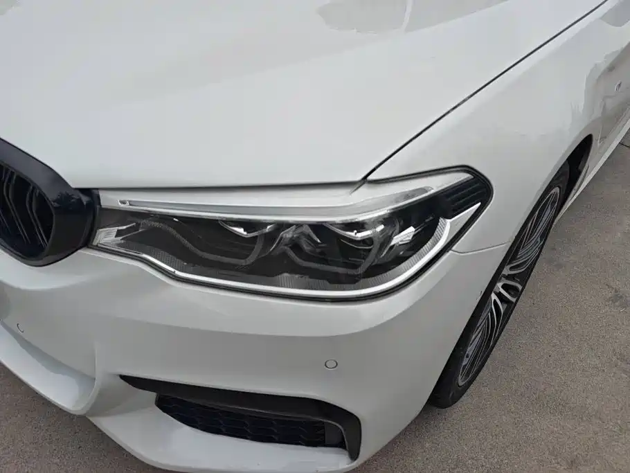 BMW 5 Series — миниатюра 5