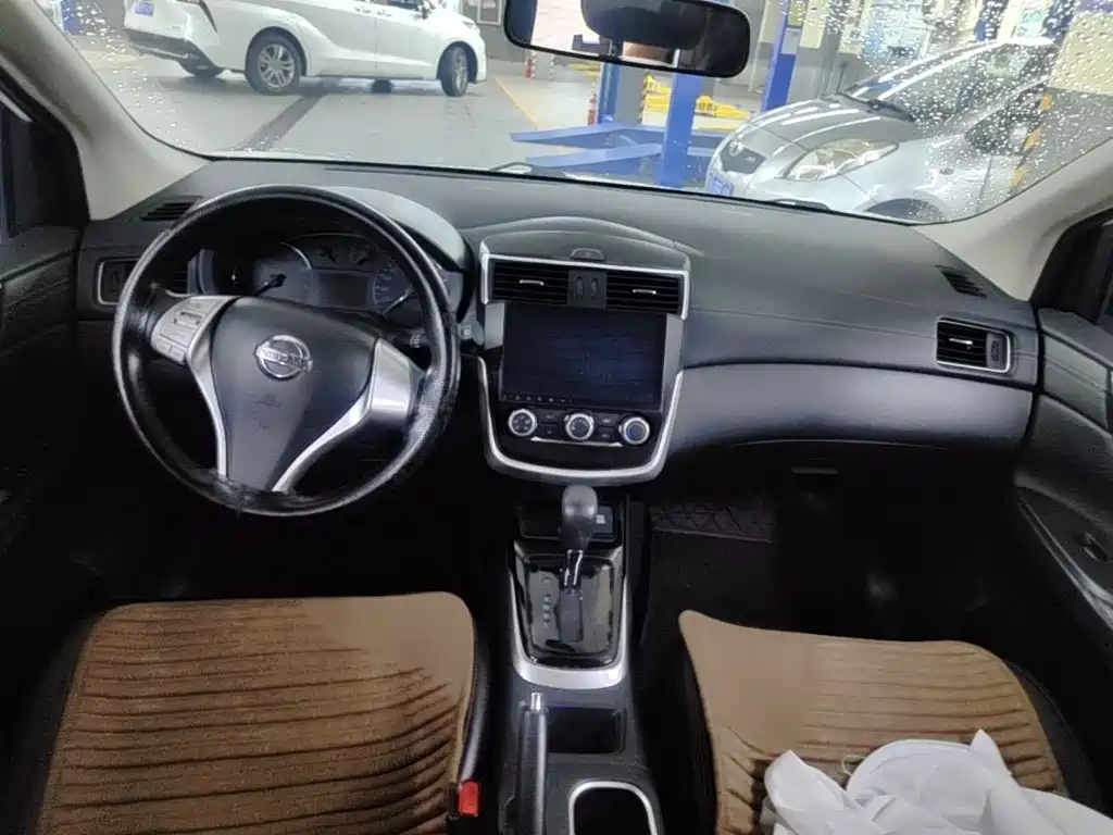 Nissan Tiida — миниатюра 13