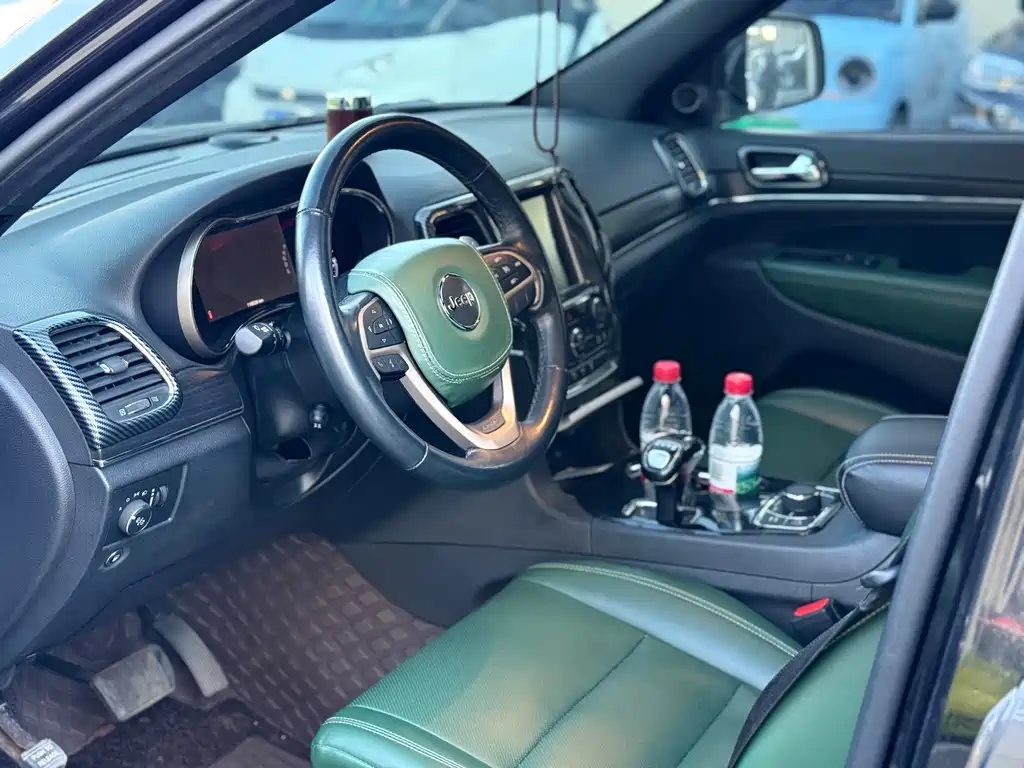 Jeep Grand Cherokee (Import) — миниатюра 7