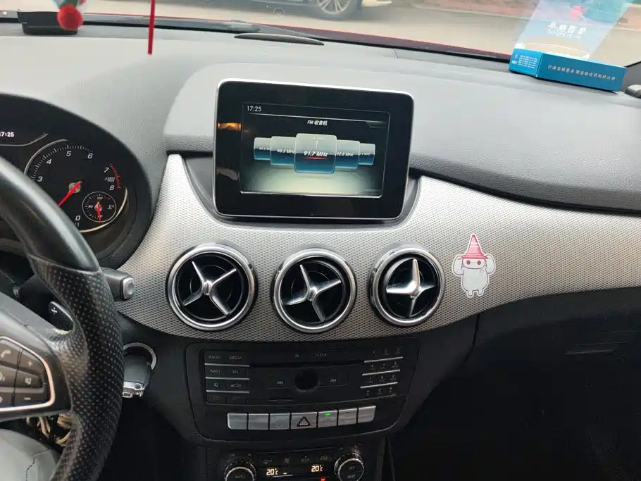 Mercedes-Benz B-Class — миниатюра 13