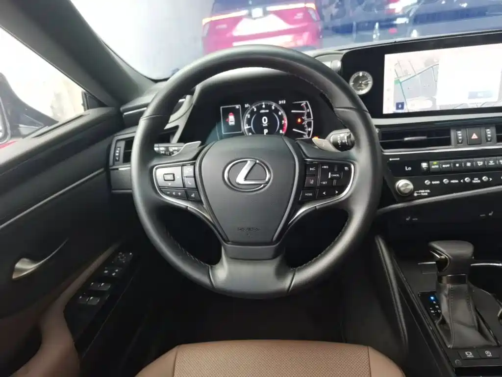Lexus ES — миниатюра 11