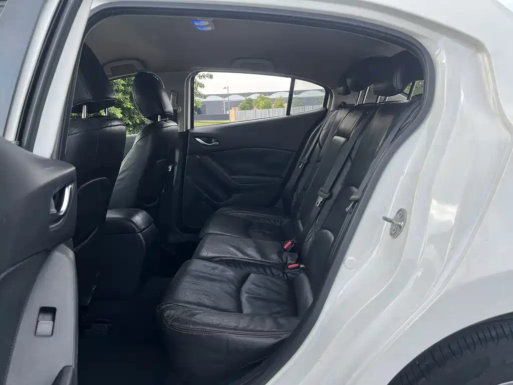 Mazda 3 Axela — миниатюра 8